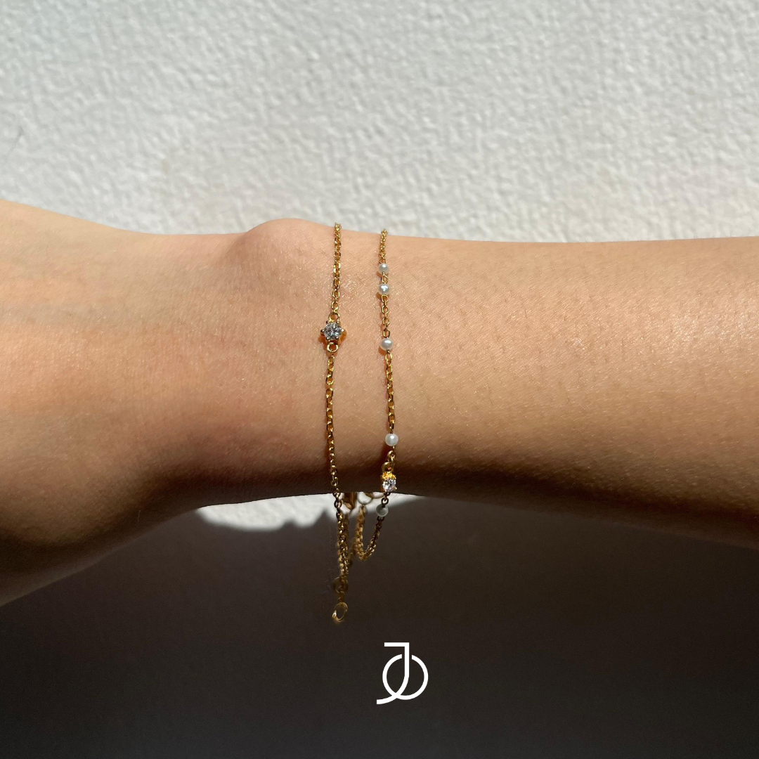 JO Pearl By The Yard With Mini Diamond Chain Bracelet 17k