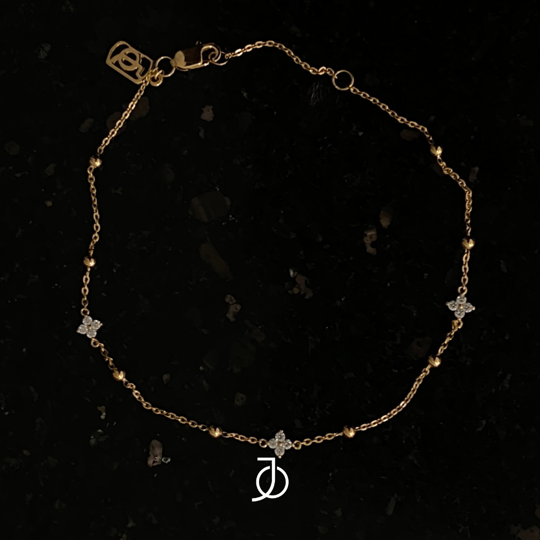 JO 3 Mini Clover Diamond Chain Bracelet