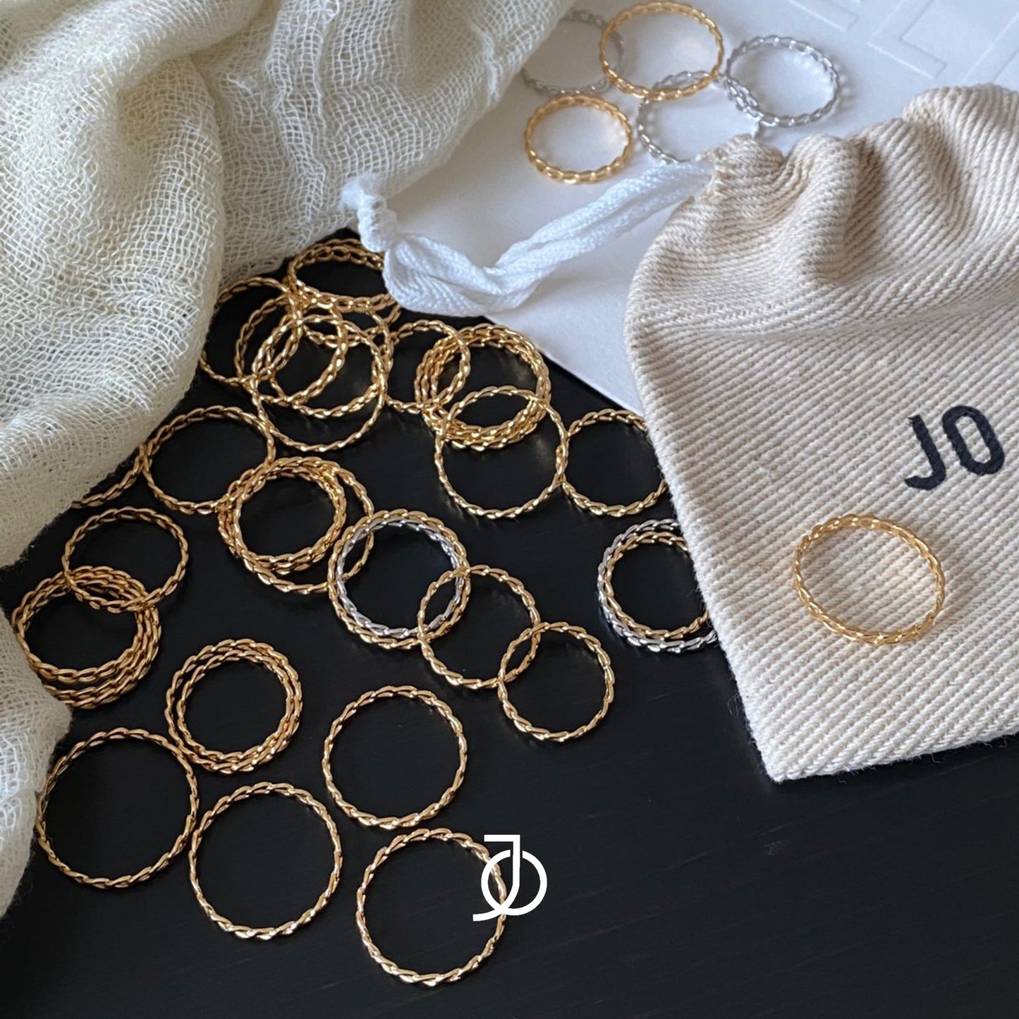 JO Chain Rings 17k