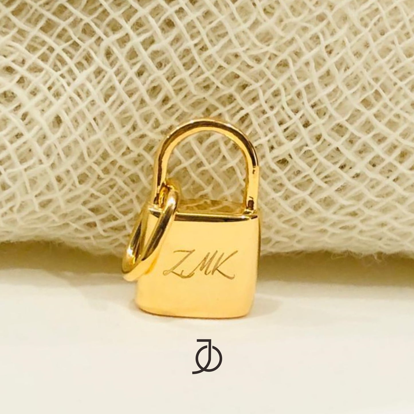 JO Padlock Pendant 17K