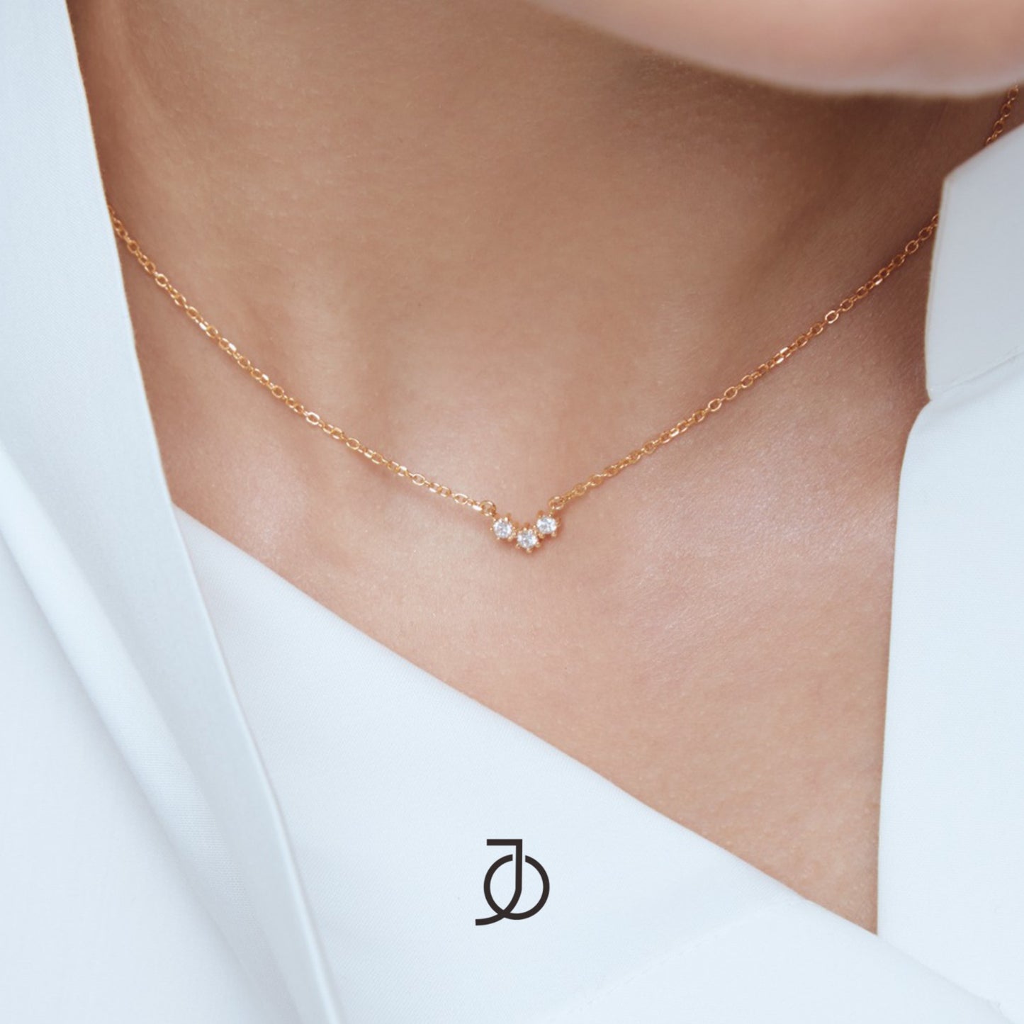 JO Kalung Emas - Curve 3 Mini Diamonds Necklace 17k