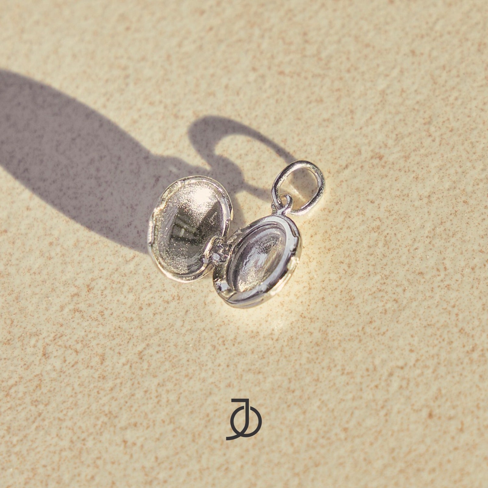 JO Oval Locket Pendant