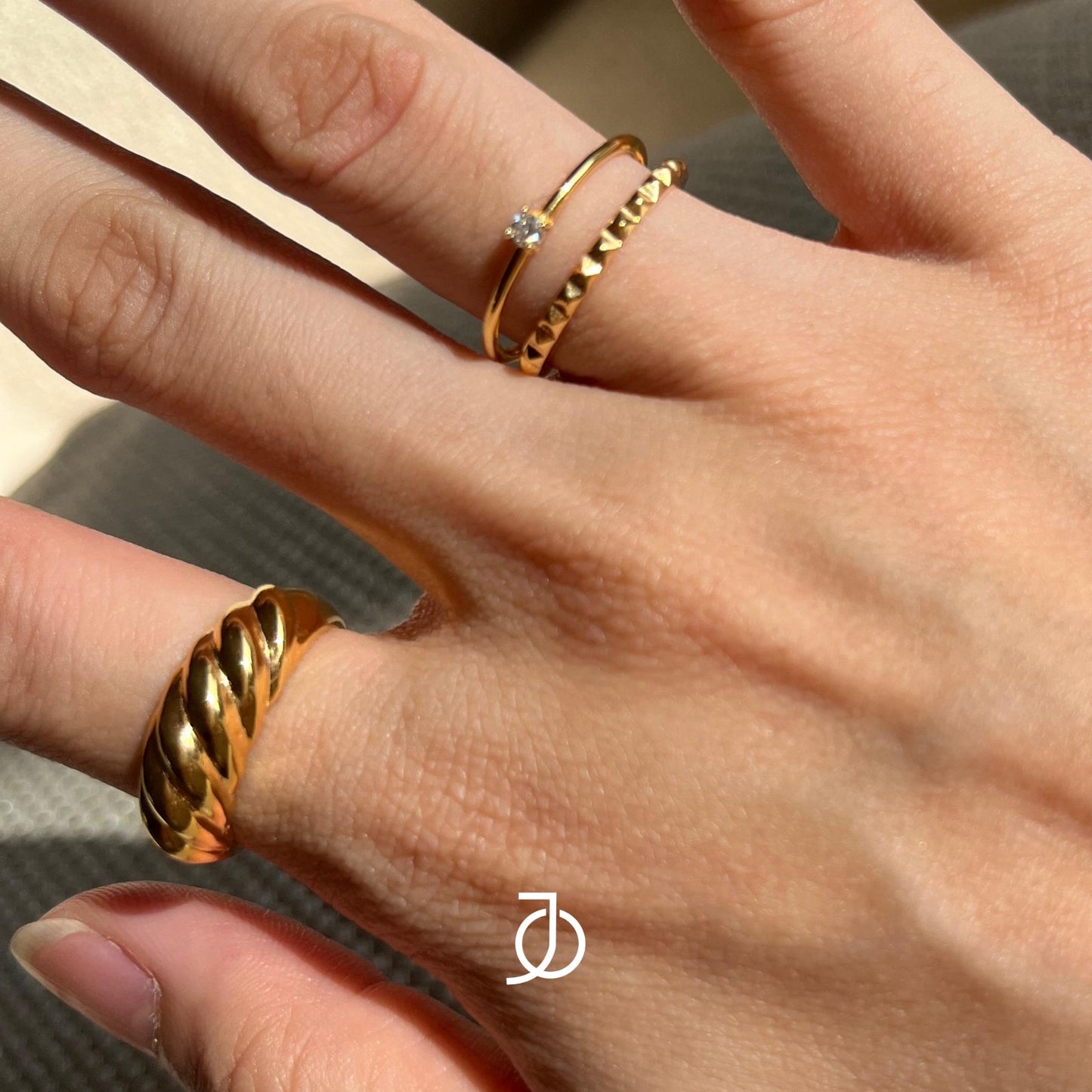 JO Croissant Ring