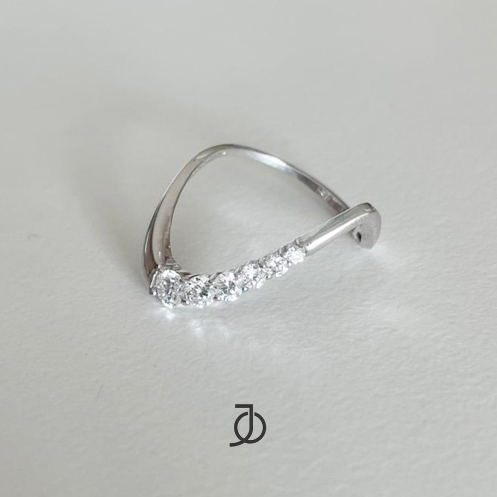 JO Diamond Wave Ring