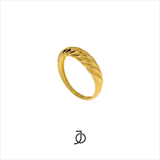 JO Thin Croissant Ring