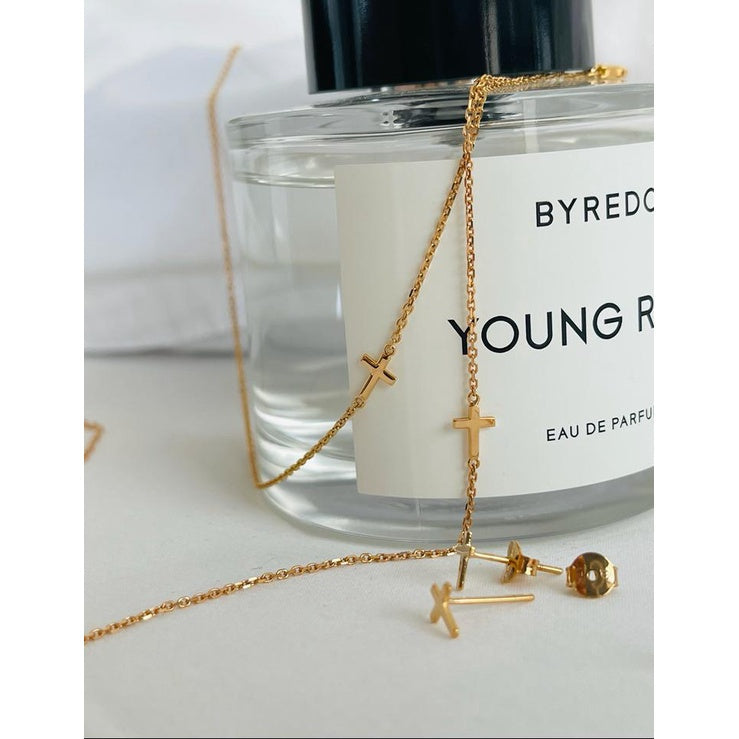JO MINI GOLD CROSS WITH THIN CHAIN