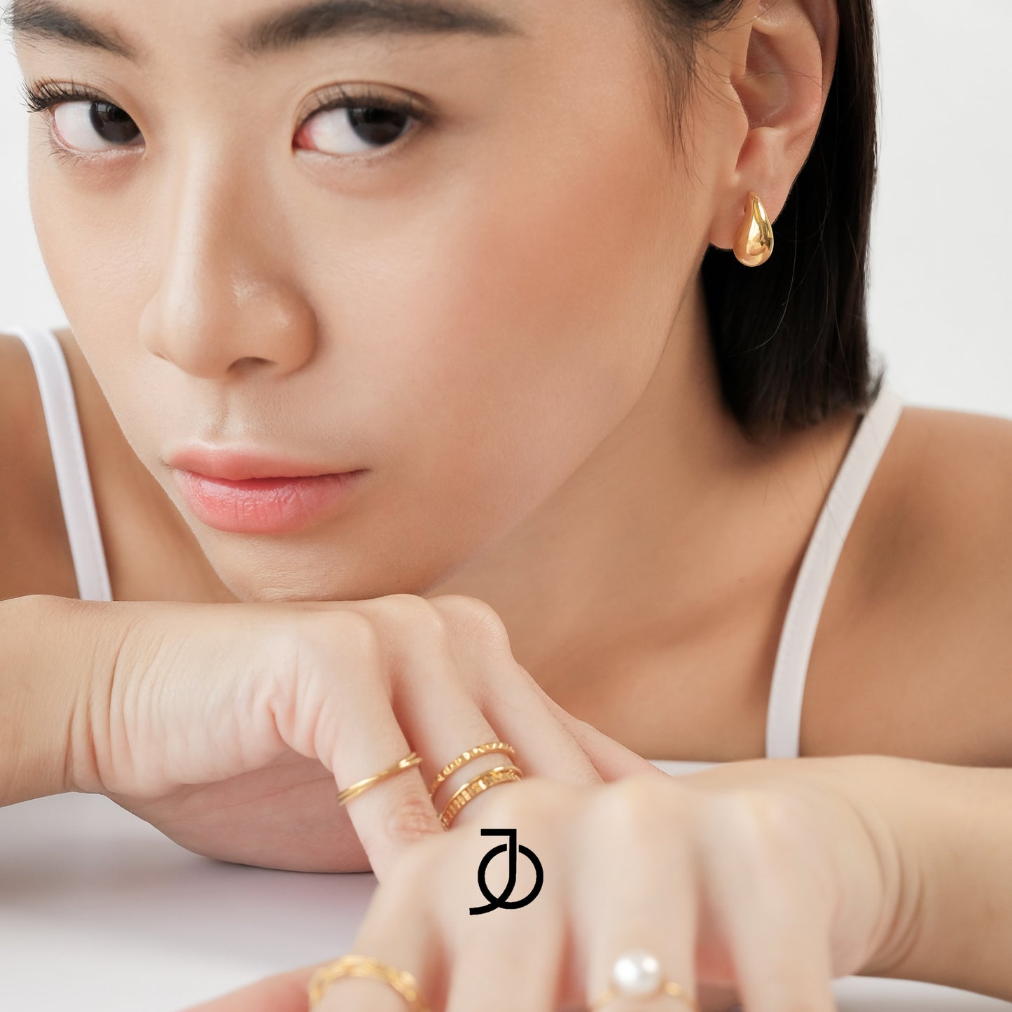 JO Small Gold Drop Stud 17k