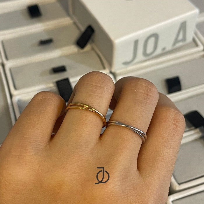 JO Thin Interlocking Ring 17k