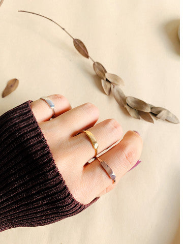 JO Slim Signet Ring