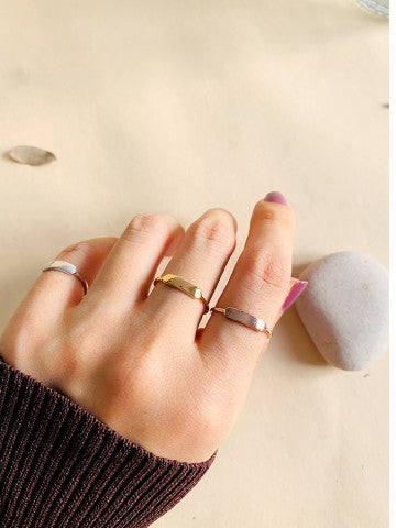 JO Slim Signet Ring
