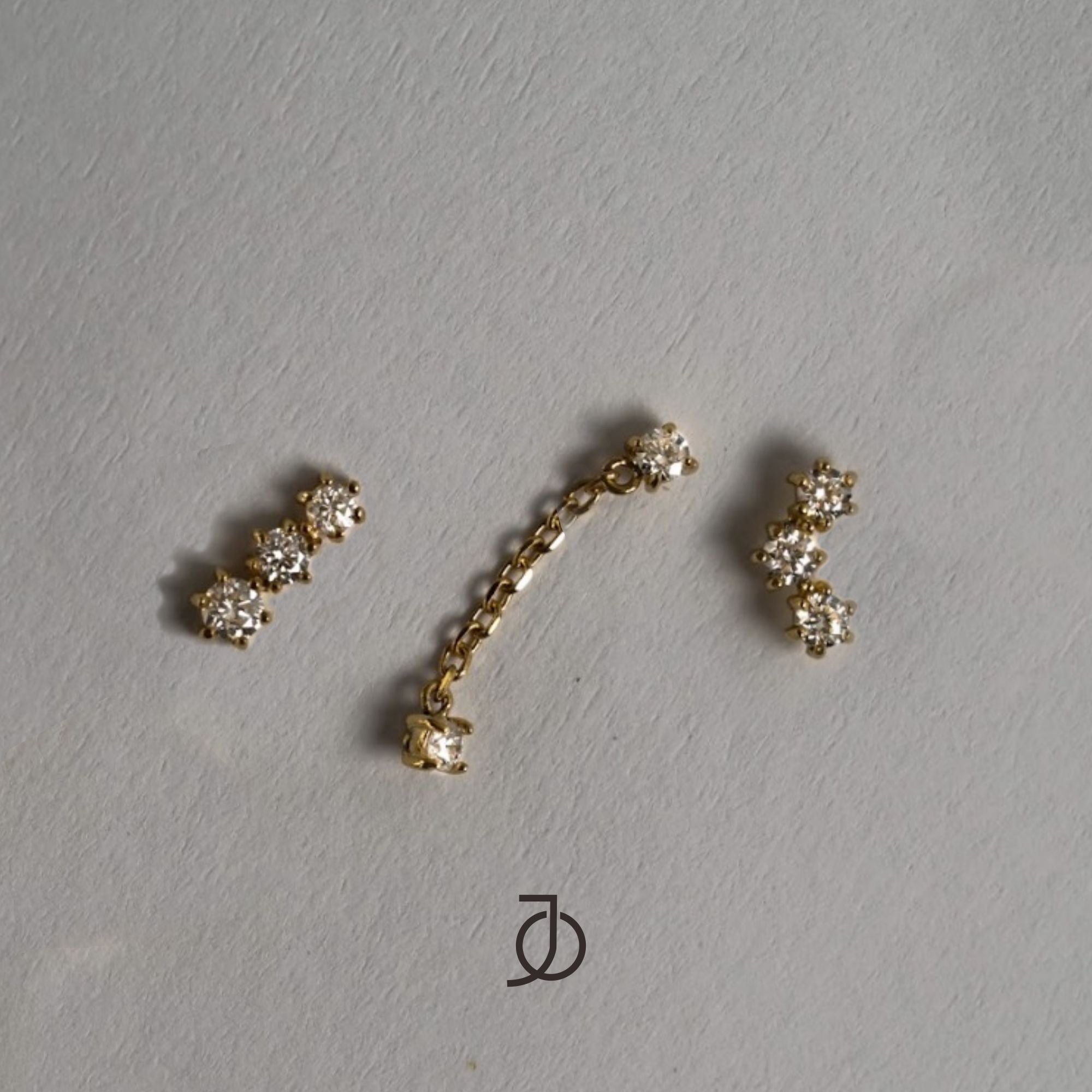 JO Curve 3 Mini Diamonds Studs